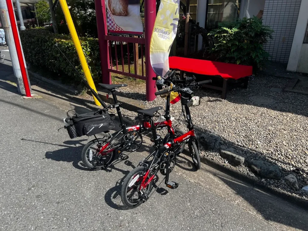 軽バン車中泊でDAHON K3を使って観光や移動する様子