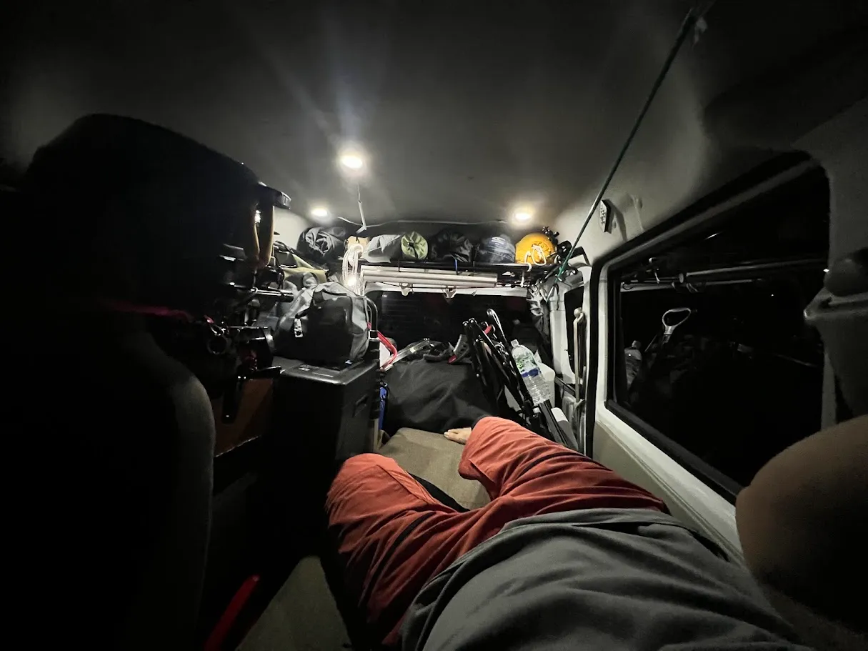 軽バン 車中泊 就寝時の照明