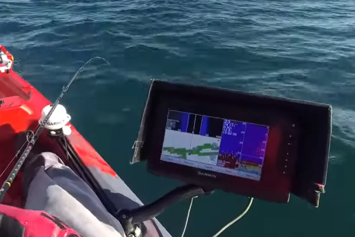 Garmin ECHOMAP Plus 74svをLiFePO4 12Ahで海上使用している魚探画面